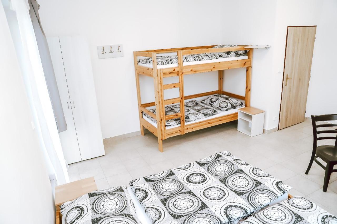 Chaty A Apartmany Hracholusky Kemp Kosatka Pnovany Exterior foto
