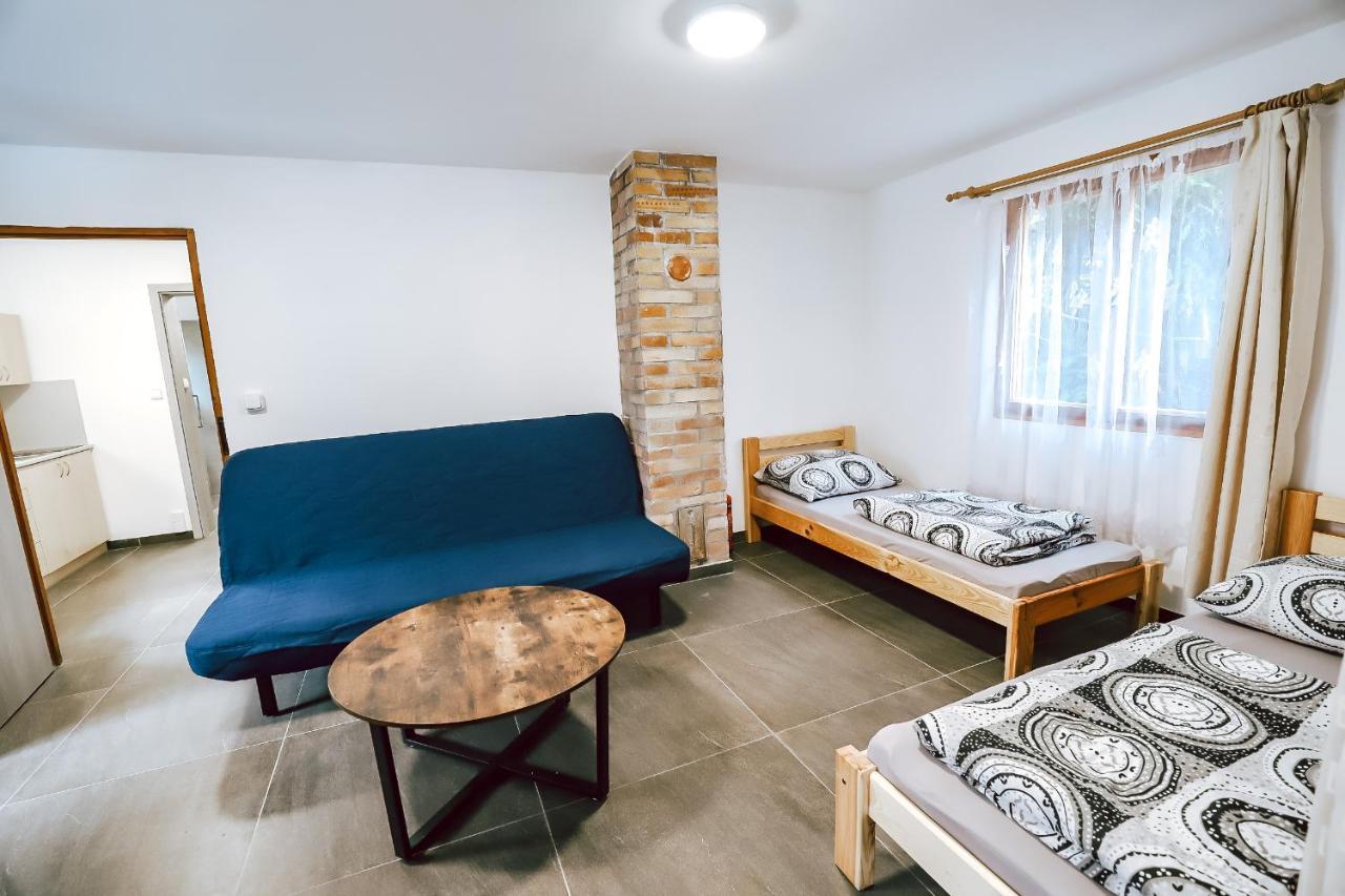 Chaty A Apartmany Hracholusky Kemp Kosatka Pnovany Exterior foto