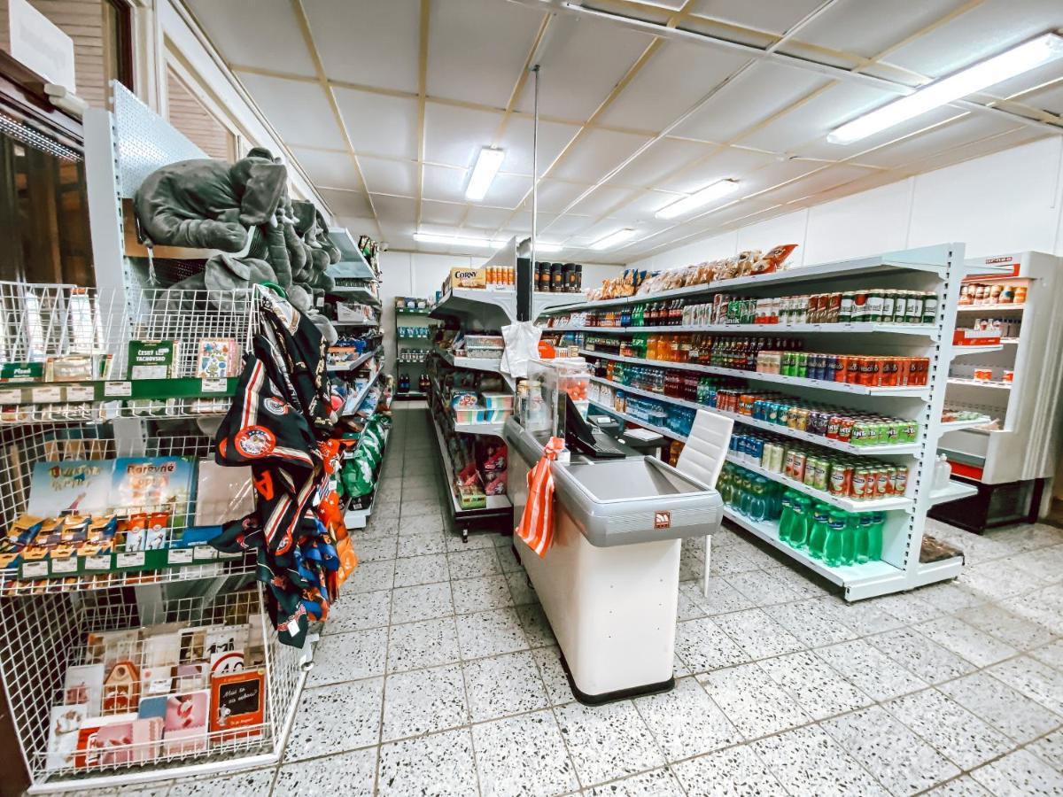 Chaty A Apartmany Hracholusky Kemp Kosatka Pnovany Exterior foto