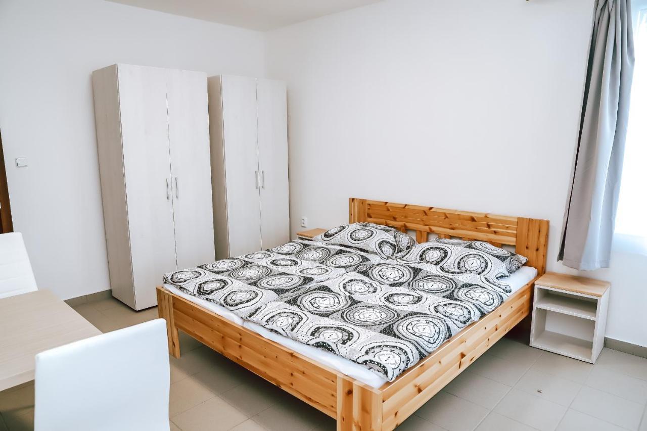 Chaty A Apartmany Hracholusky Kemp Kosatka Pnovany Exterior foto