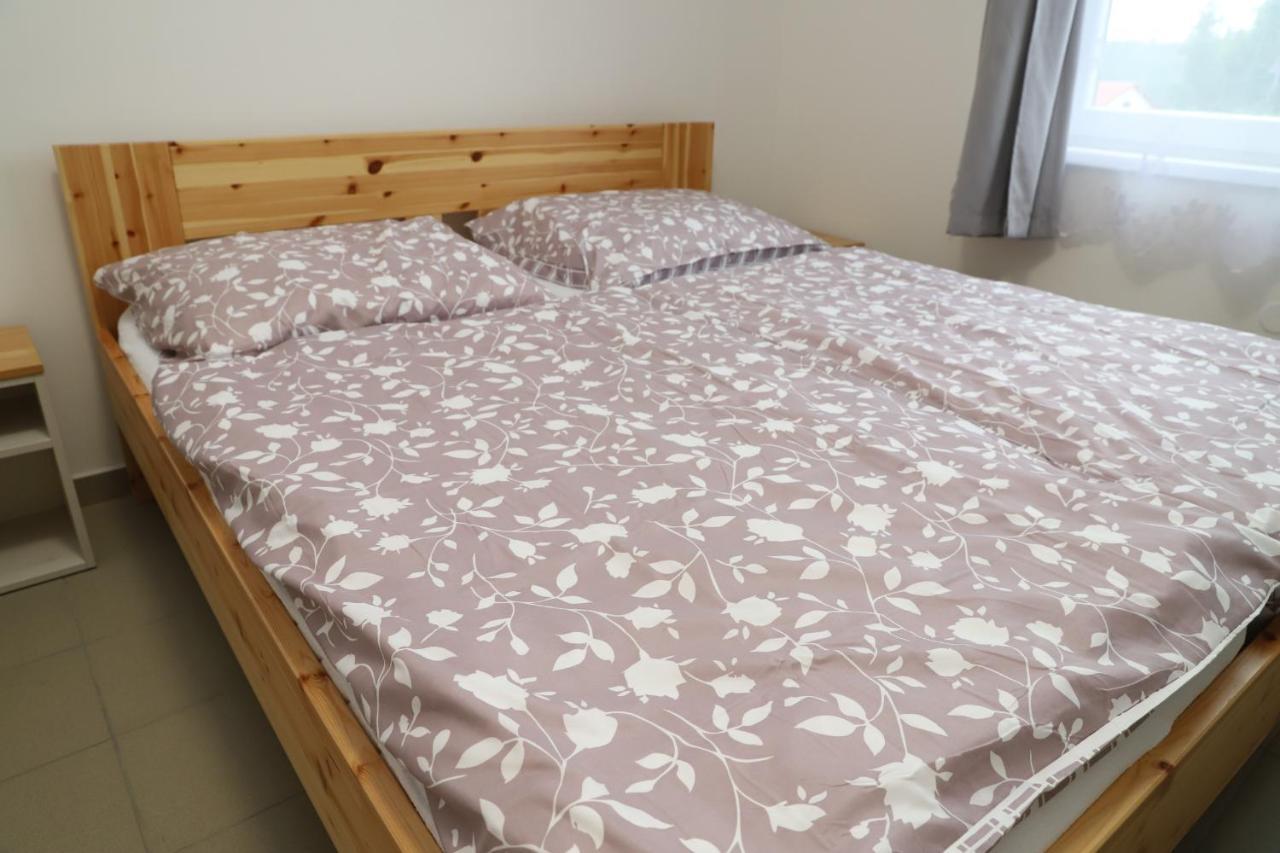 Chaty A Apartmany Hracholusky Kemp Kosatka Pnovany Exterior foto