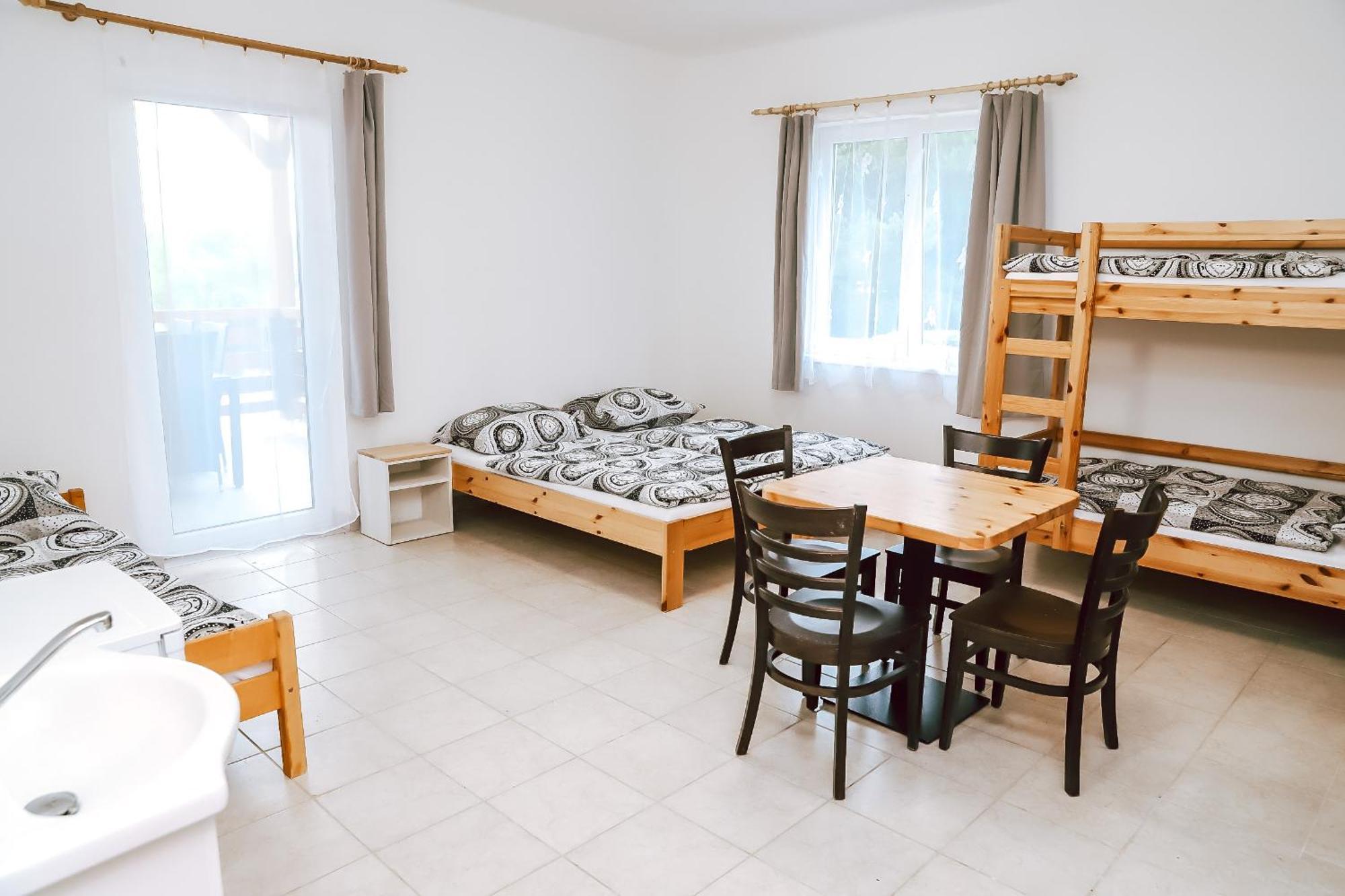 Chaty A Apartmany Hracholusky Kemp Kosatka Pnovany Cameră foto