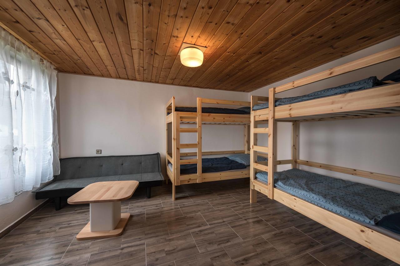 Chaty A Apartmany Hracholusky Kemp Kosatka Pnovany Exterior foto